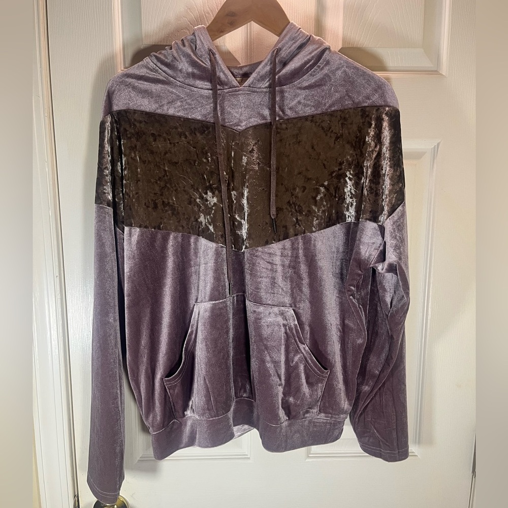 Easel Velour Hoodie in Lavender and Brown